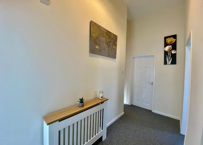 4 Single Beds Or 2 Doubles - Free Parking Spaces - Smart Tv\'S - City Centre Spacious Flat
